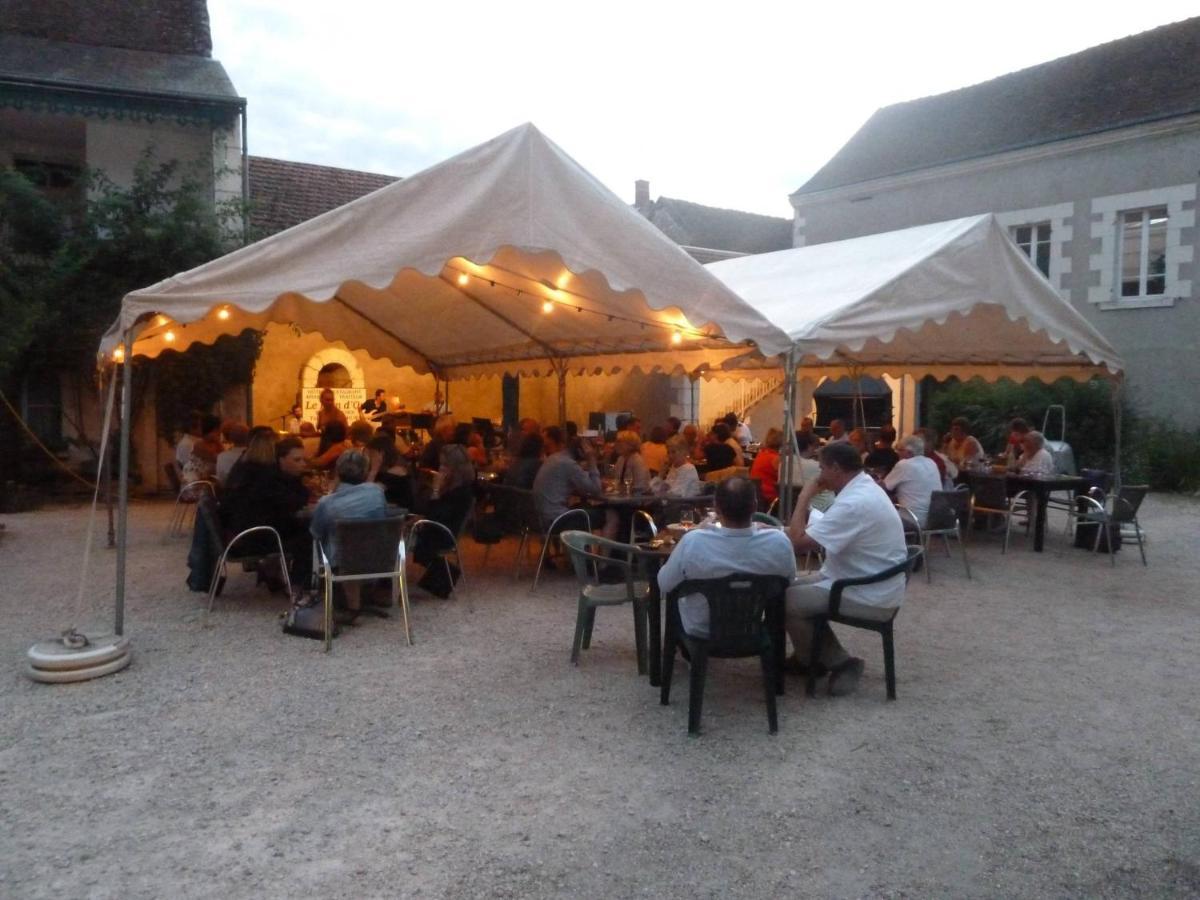 Hotel Le Lion D'Or Selles-sur-Cher Pokoj fotografie